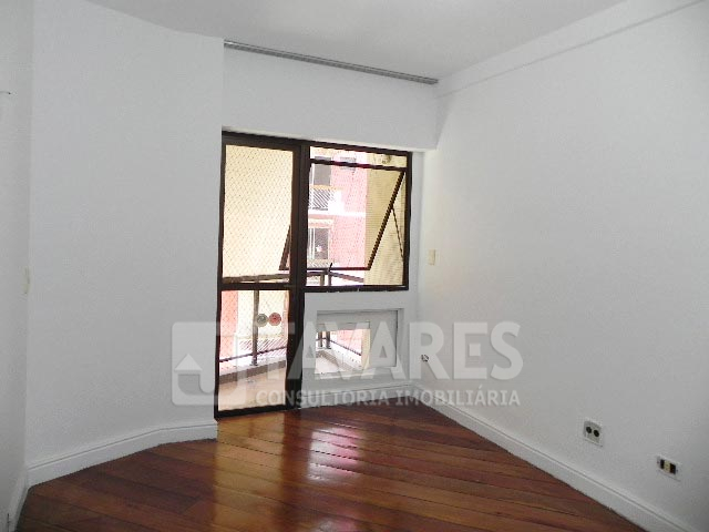 Apartamento para alugar com 3 quartos, 119m² - Foto 13