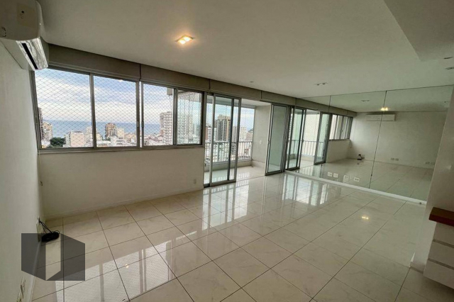 Apartamento para alugar com 4 quartos, 130m² - Foto 2