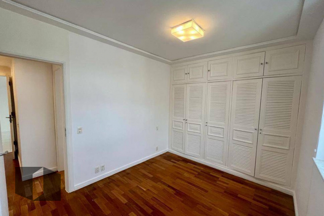 Apartamento para alugar com 4 quartos, 130m² - Foto 9