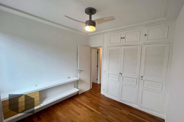 Apartamento para alugar com 4 quartos, 130m² - Foto 11