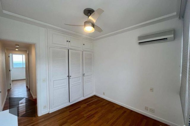 Apartamento para alugar com 4 quartos, 130m² - Foto 13