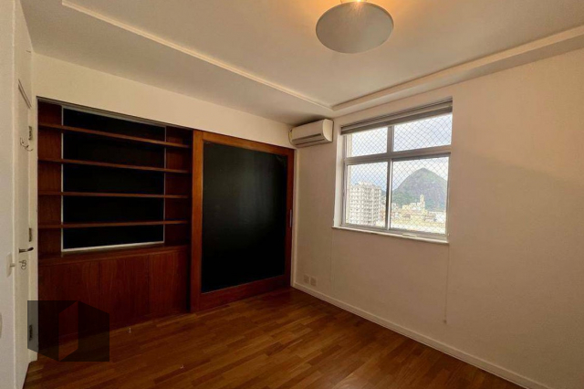 Apartamento para alugar com 4 quartos, 130m² - Foto 14