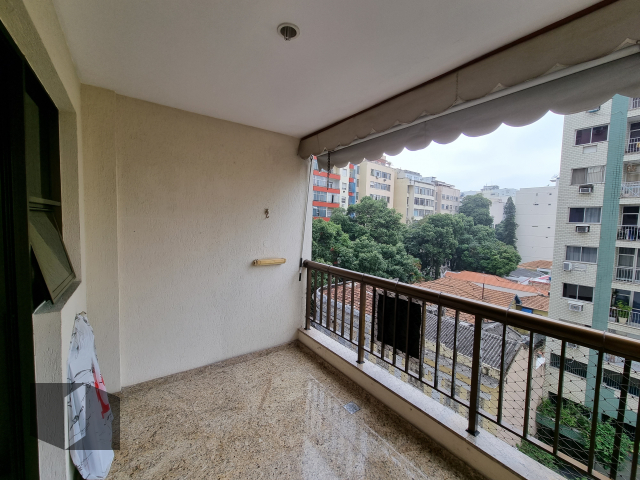 Apartamento à venda com 2 quartos, 69m² - Foto 4