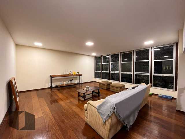 Apartamento para alugar com 3 quartos, 240m² - Foto 5