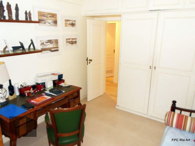 Apartamento para alugar com 4 quartos, 247m² - Foto 13