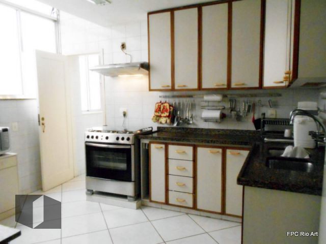 Apartamento para alugar com 4 quartos, 247m² - Foto 16