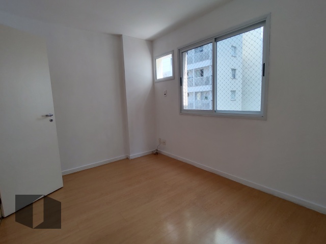 Apartamento para alugar com 2 quartos, 72m² - Foto 13