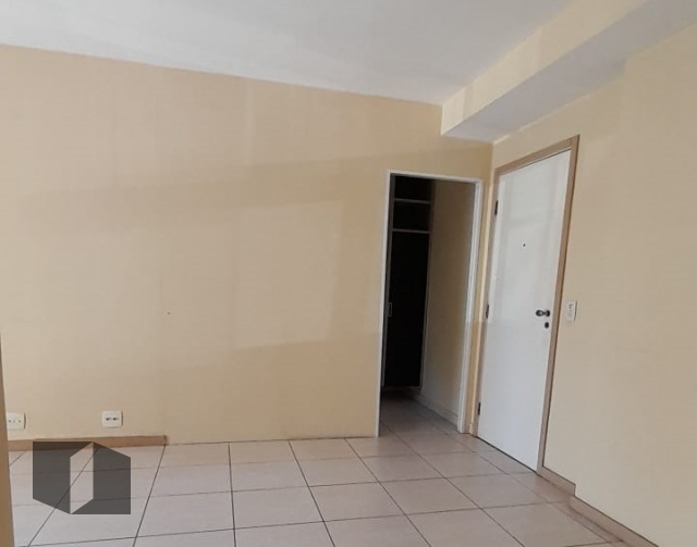 Apartamento à venda com 2 quartos, 64m² - Foto 3