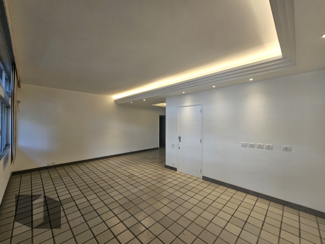 Apartamento para alugar com 3 quartos, 138m² - Foto 1