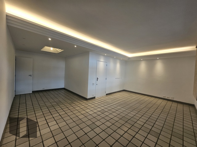 Apartamento para alugar com 3 quartos, 138m² - Foto 2