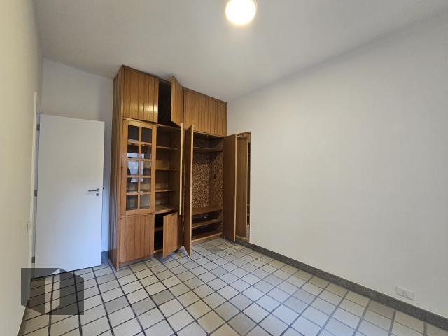 Apartamento para alugar com 3 quartos, 138m² - Foto 13