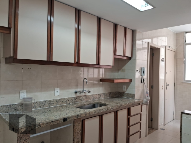 Apartamento para alugar com 3 quartos, 94m² - Foto 13