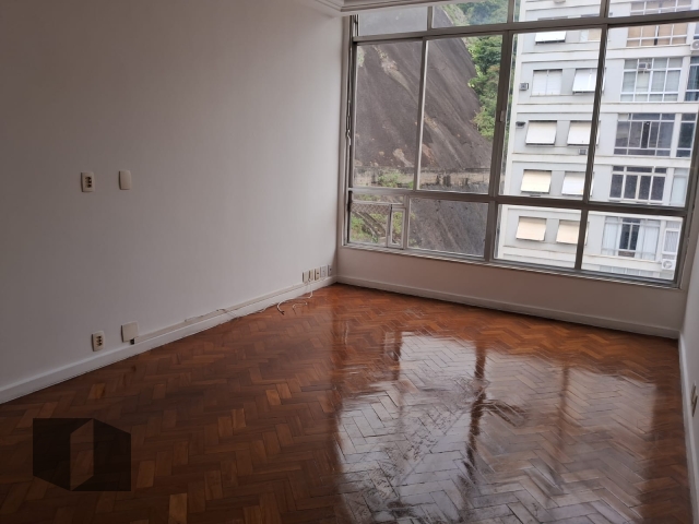 Apartamento para alugar com 3 quartos, 94m² - Foto 2