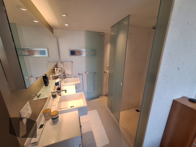 Apartamento para alugar com 3 quartos, 137m² - Foto 12