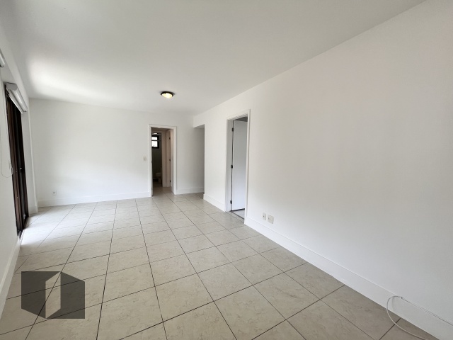 Apartamento para alugar com 2 quartos, 83m² - Foto 4